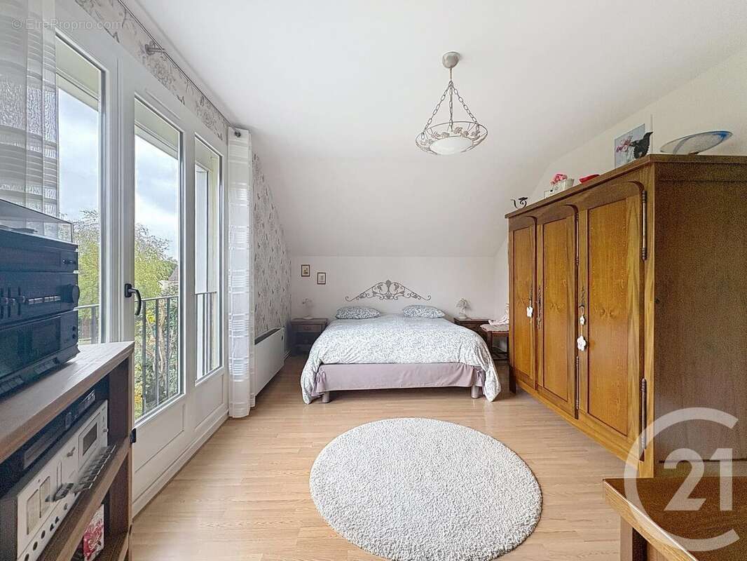 Maison à COMBS-LA-VILLE