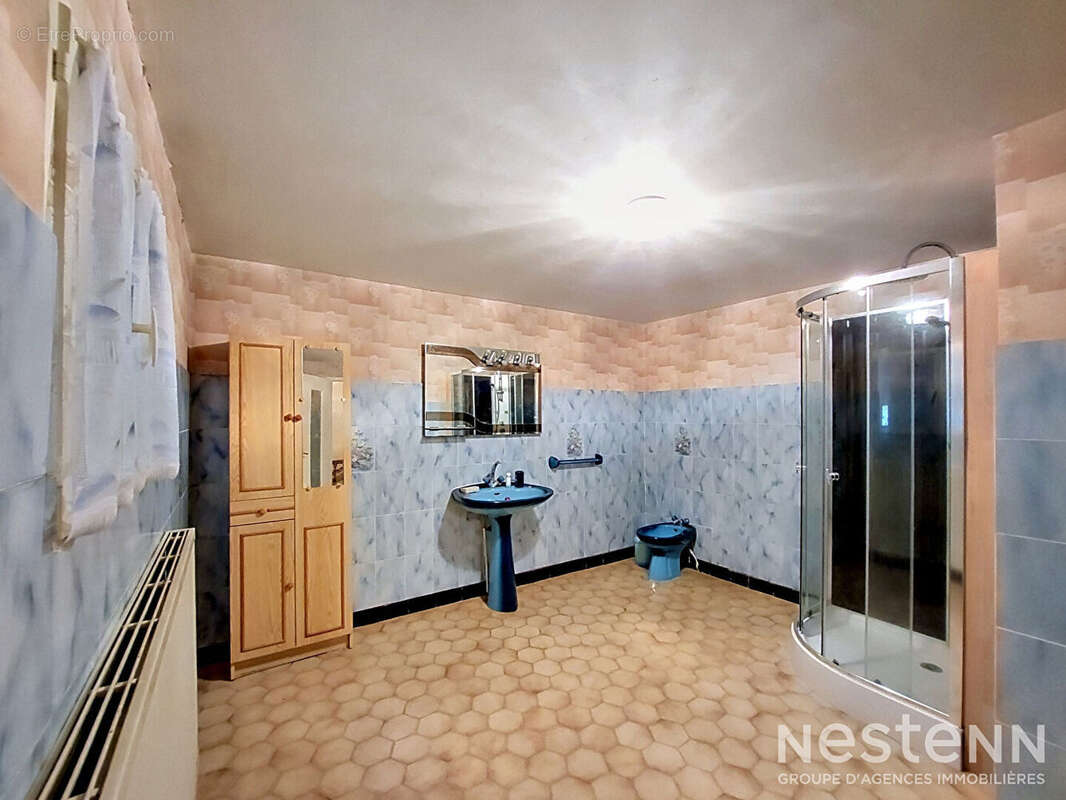 A Vendre Bâtisse en pierre de 255 m² avec dépendance attenante sur terrain de plus de 3 200 m² - photo 12