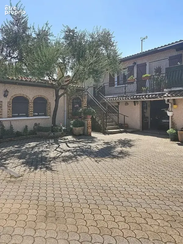 Photo Maison à Pierre-Benite au prix de 498 500€