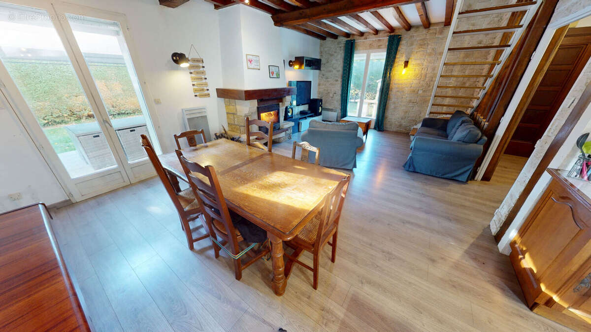 Maison à BELLENGREVILLE