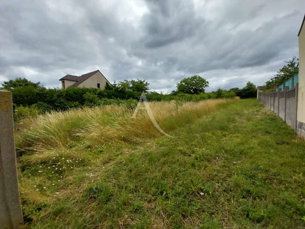 Terrain à BOUAFLE