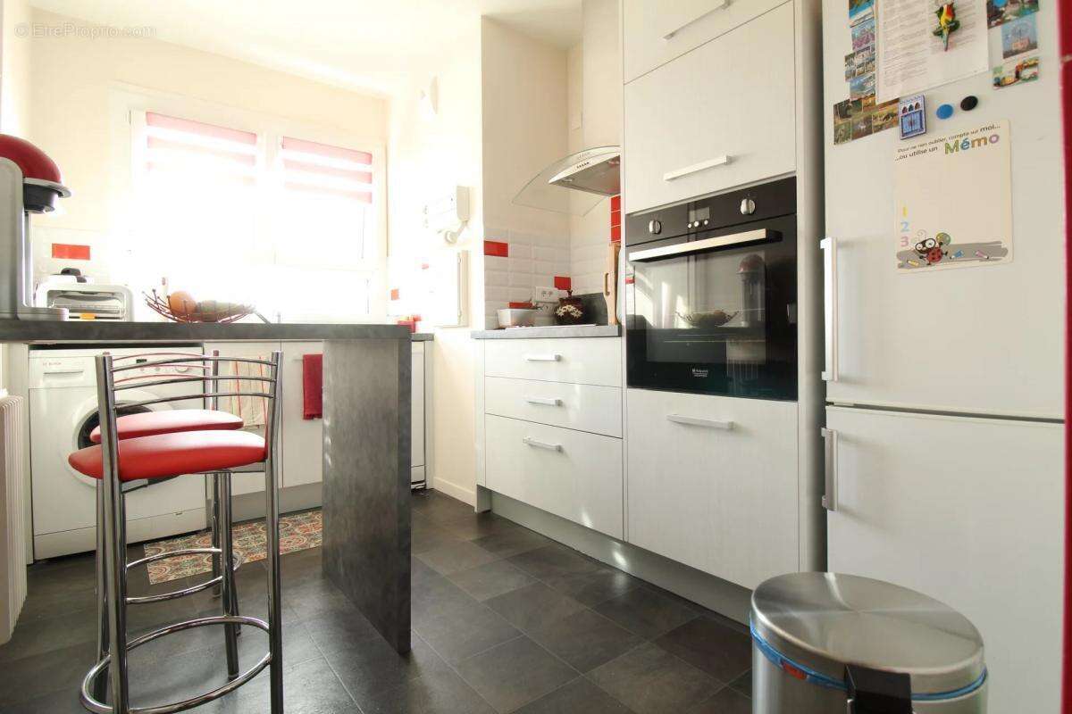 Appartement à LES CLAYES-SOUS-BOIS