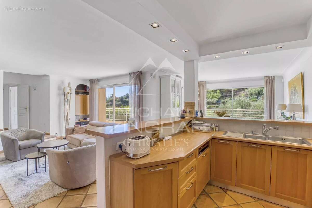 Maison à MANDELIEU-LA-NAPOULE