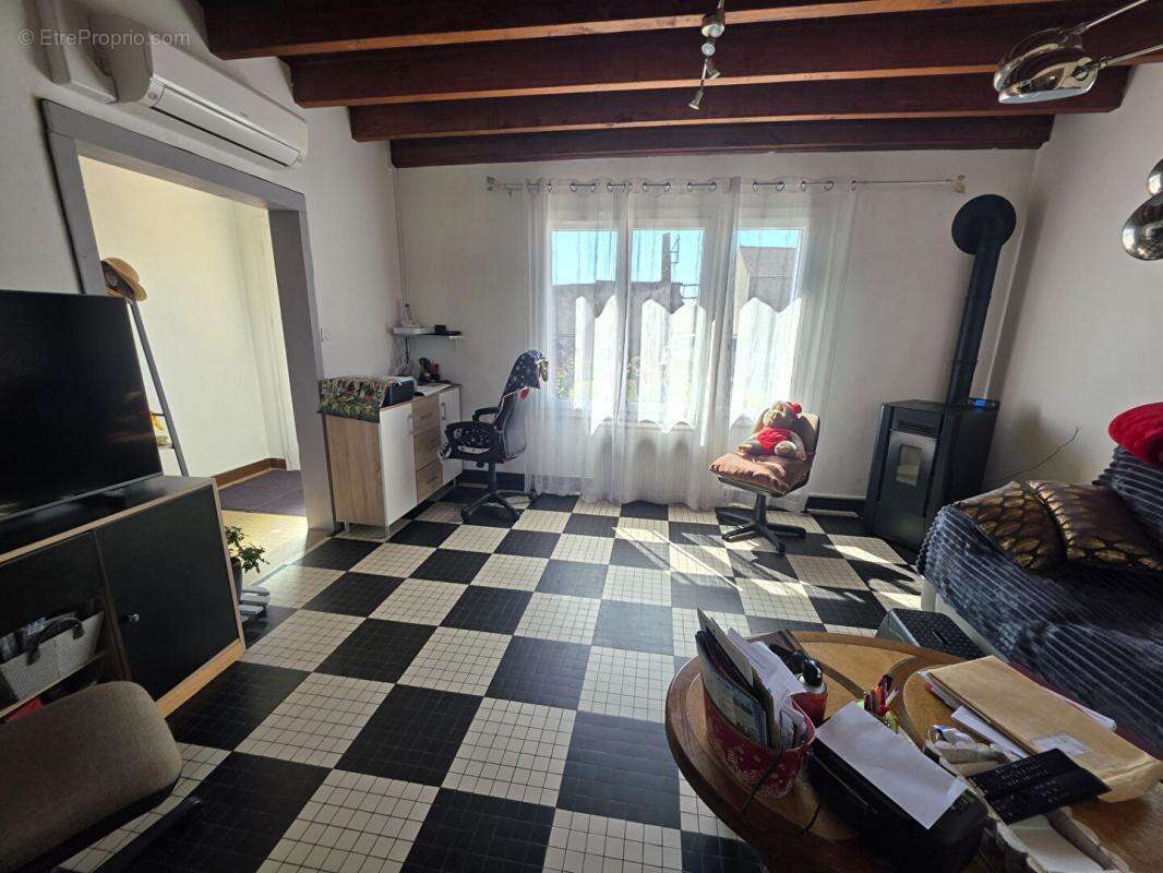 Maison à LE MAYET-D'ECOLE