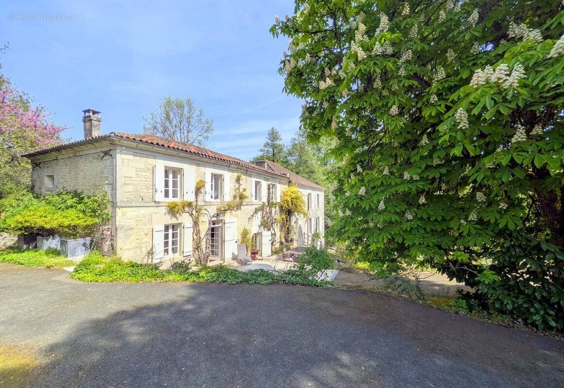 Maison à COGNAC