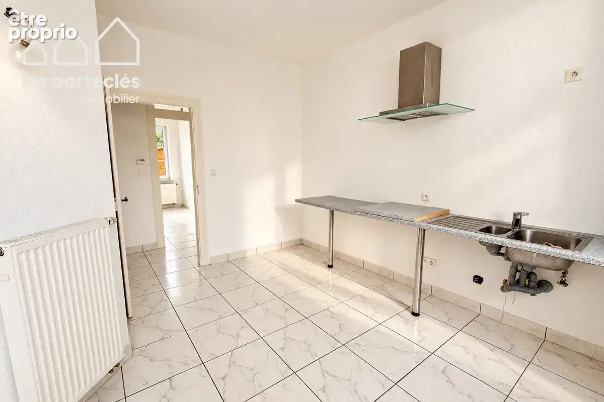 Appartement rez-de-chaussée - 4P 103 m² - parking et cave - photo 4