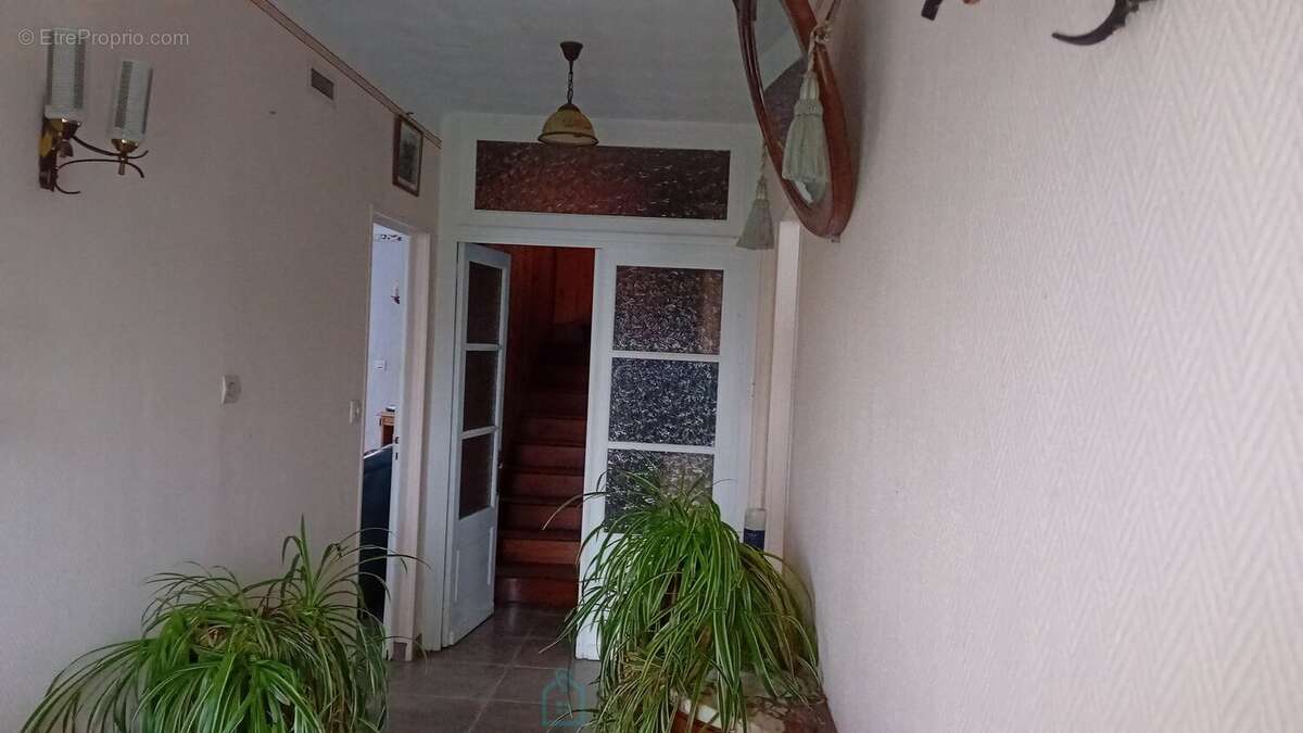 Maison 6 pièces avec grand terrain et dépendances - photo 11