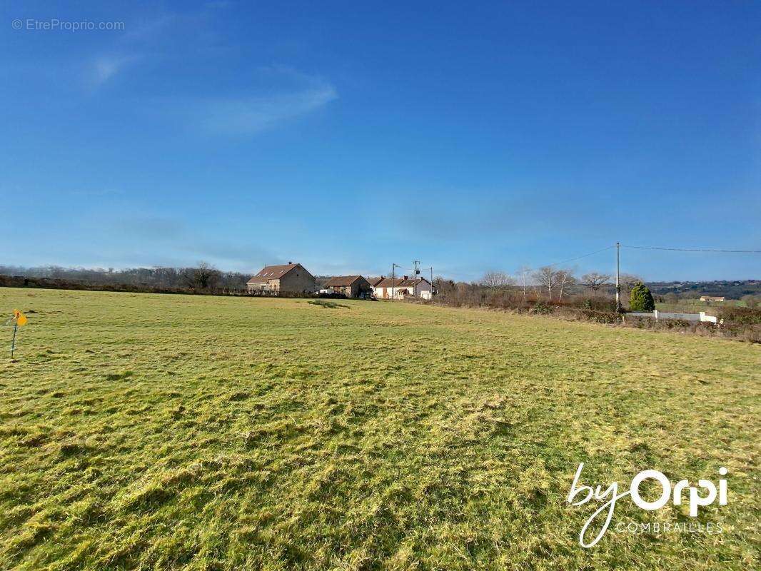 Terrain à SAINT-GENEST
