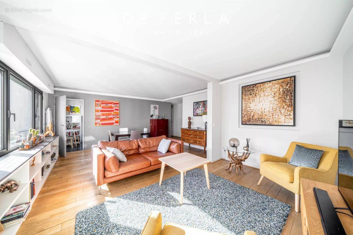 Appartement à PARIS-14E