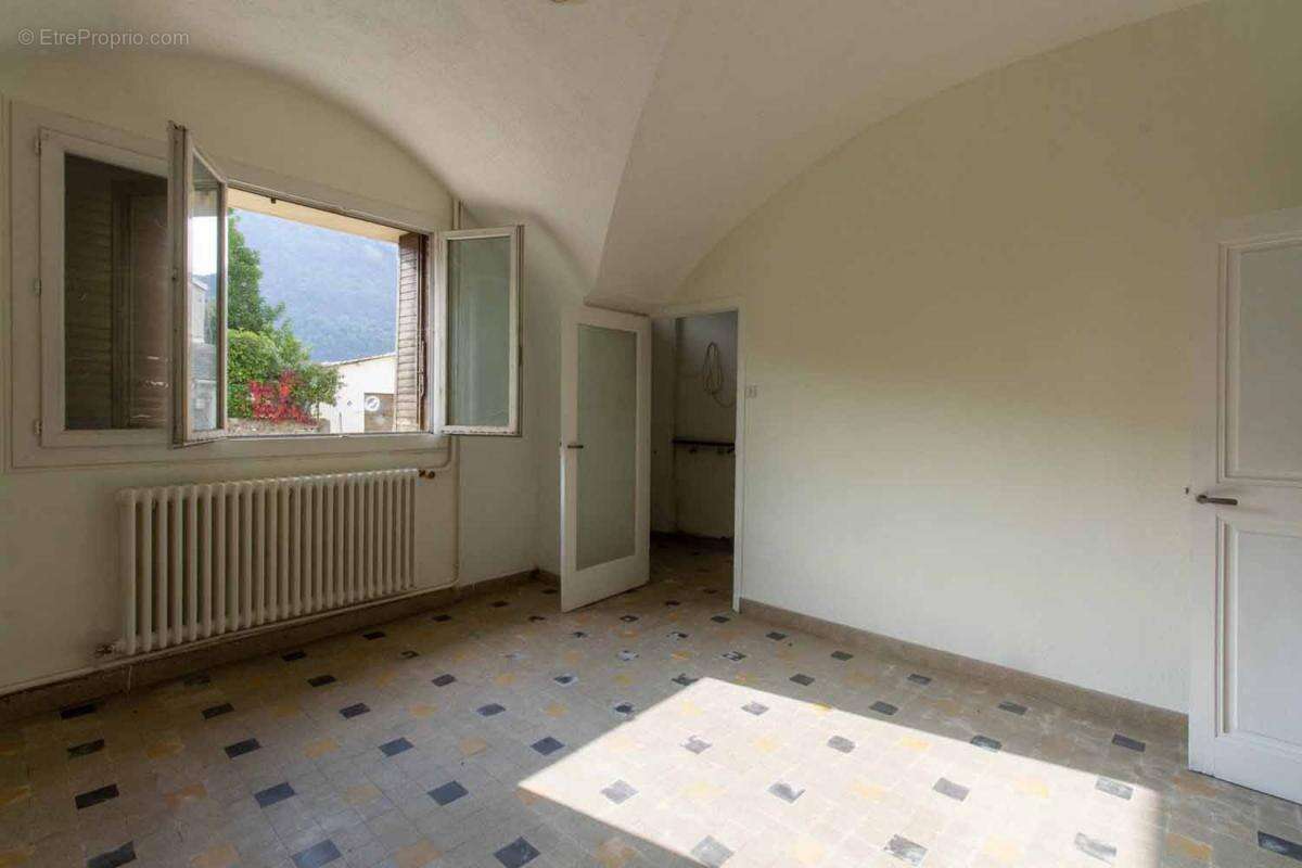 Maison à SAINT-JULIEN-EN-SAINT-ALBAN