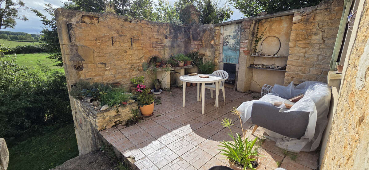 Maison à CUNCY-LES-VARZY