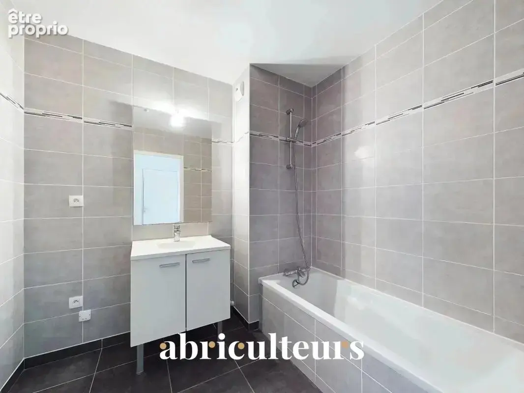 Appartement 3 pièces avec jardin privatif  en vente à  Rue Théophile Guillou à Saint-Herblain(44800) - photo 5