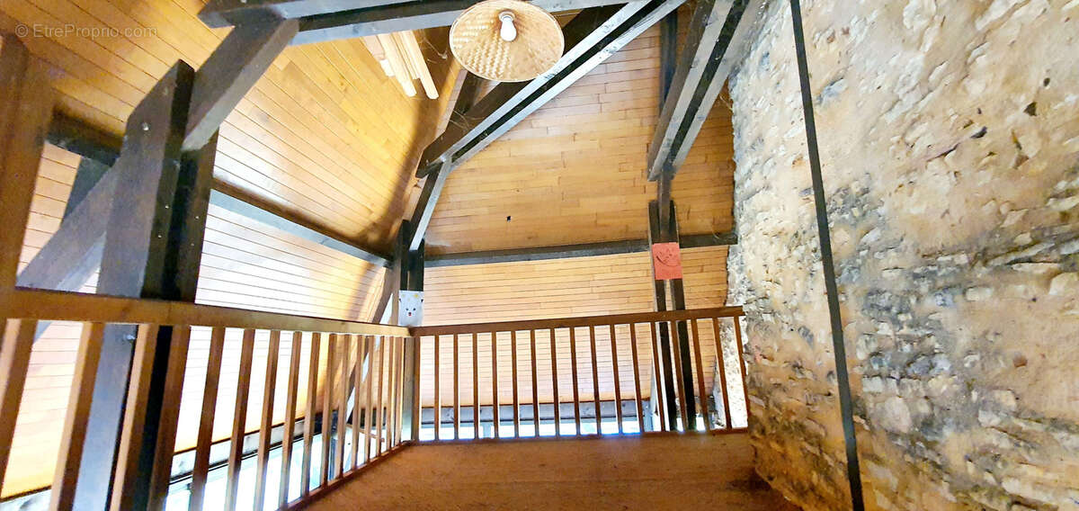 Maison à BLANQUEFORT-SUR-BRIOLANCE