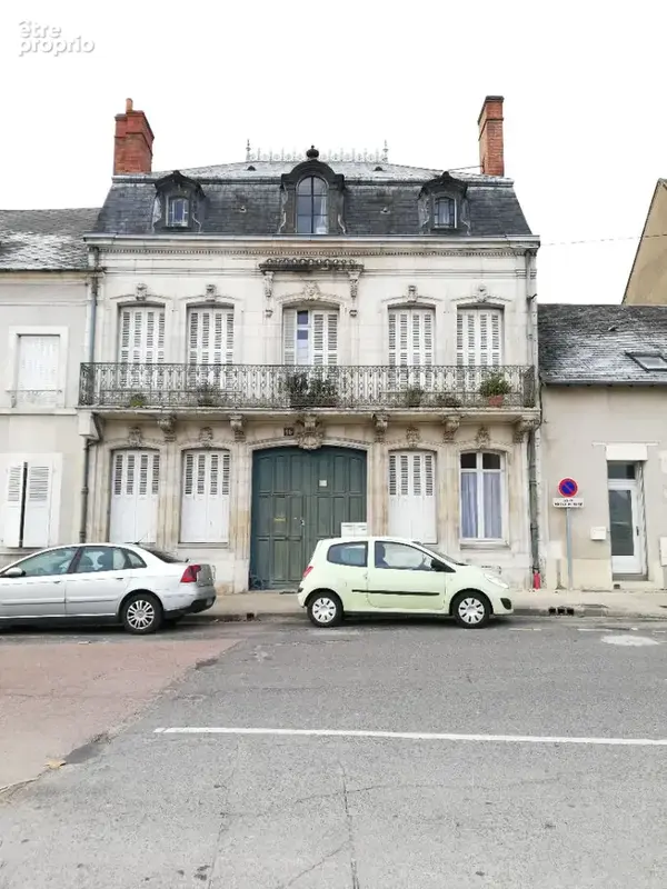 Appartement à MEHUN-SUR-YEVRE