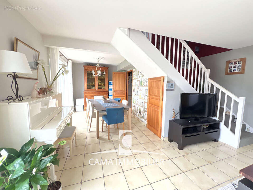 Maison à LES LOGES-EN-JOSAS