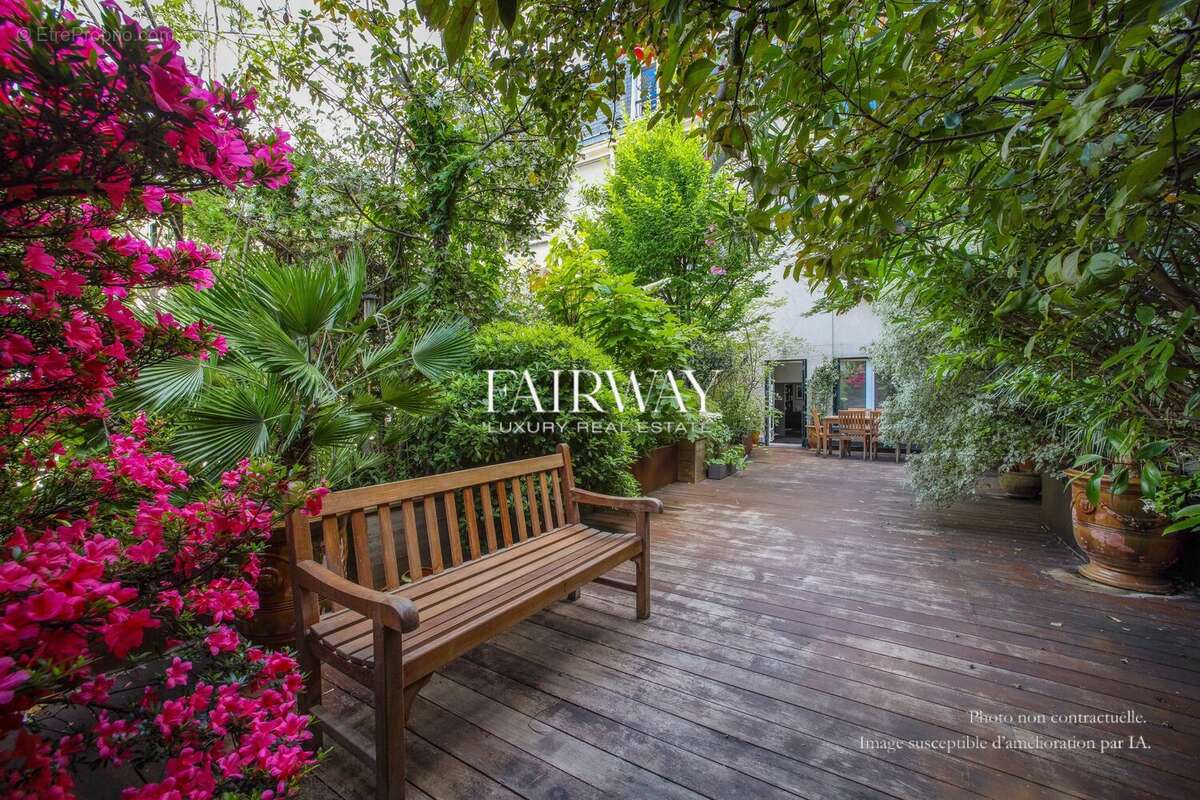 Appartement exceptionnel Parc Monceau  avec terrasse - 190 m² - 4 chambres - photo 2