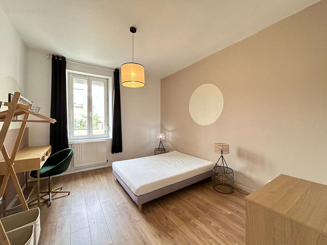 Appartement type 5 - 83.50 m² - secteur av de laon - photo 10