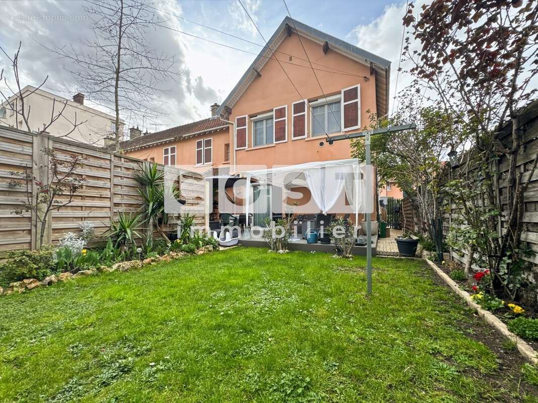 Maison à GENNEVILLIERS