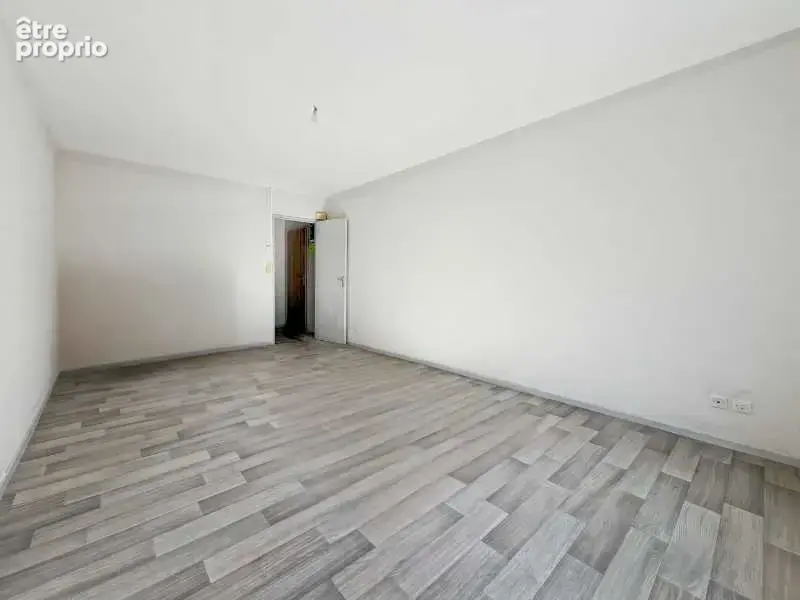 Appartement 3 pièces 67 m² à vendre à Pont-De-Roide (25150) - photo 2