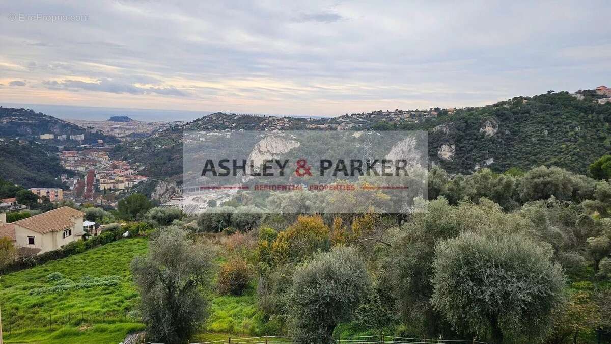 Terrain à SAINT-ANDRE-DE-LA-ROCHE