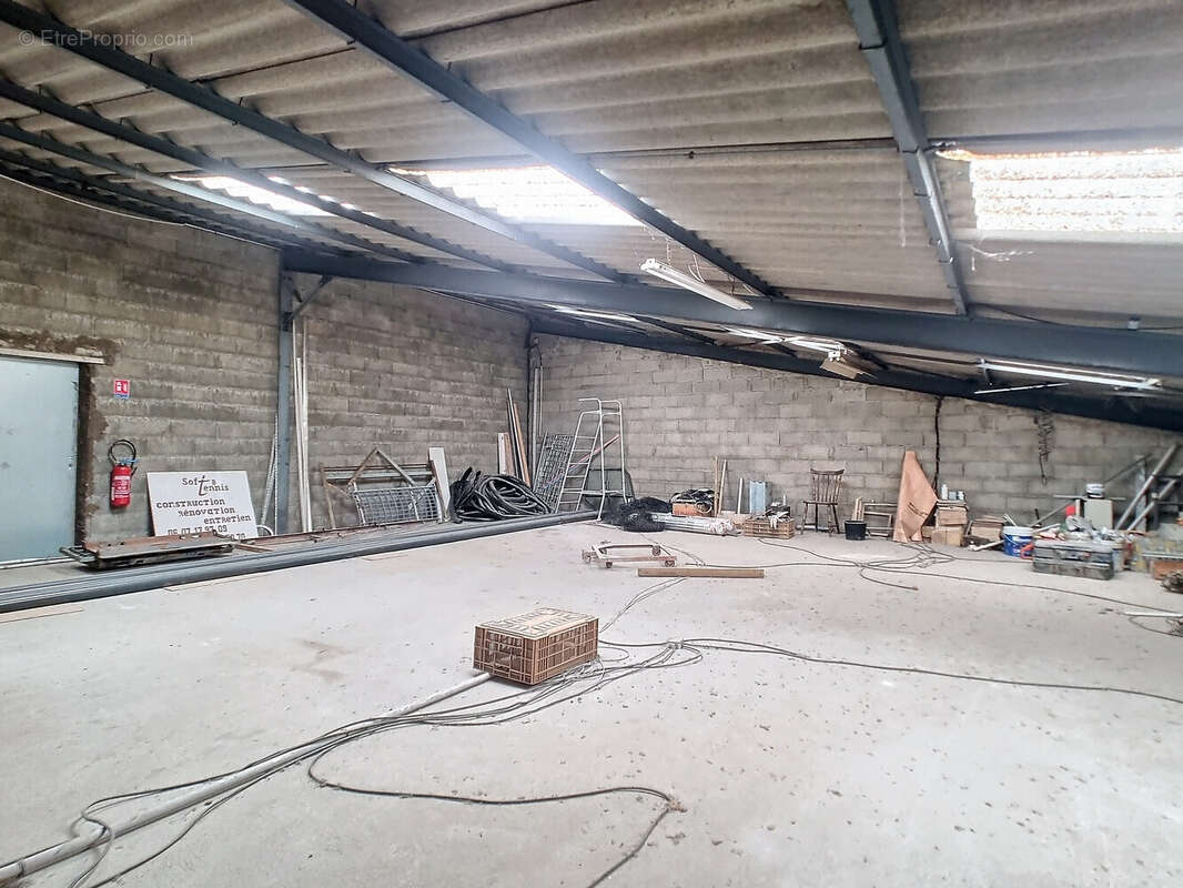 Local commercial et hangar Loué - photo 7