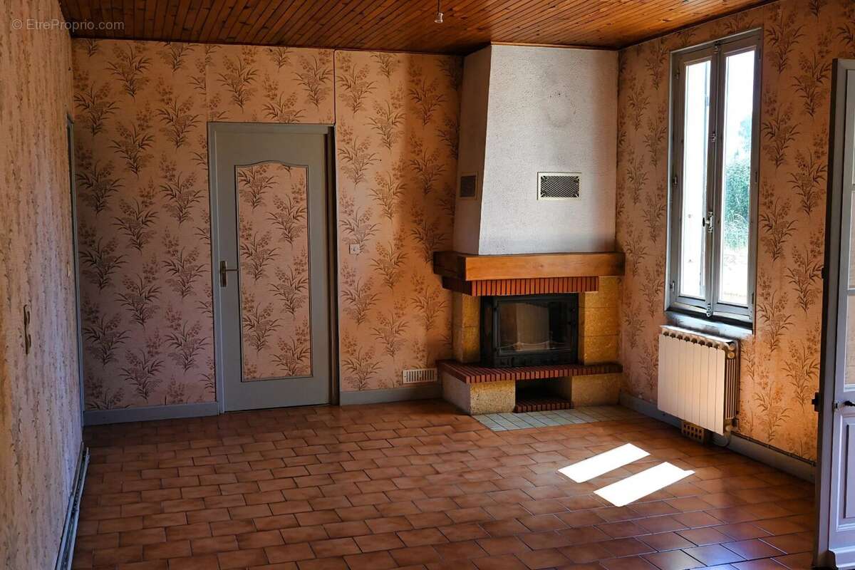 Maison à CERCY-LA-TOUR