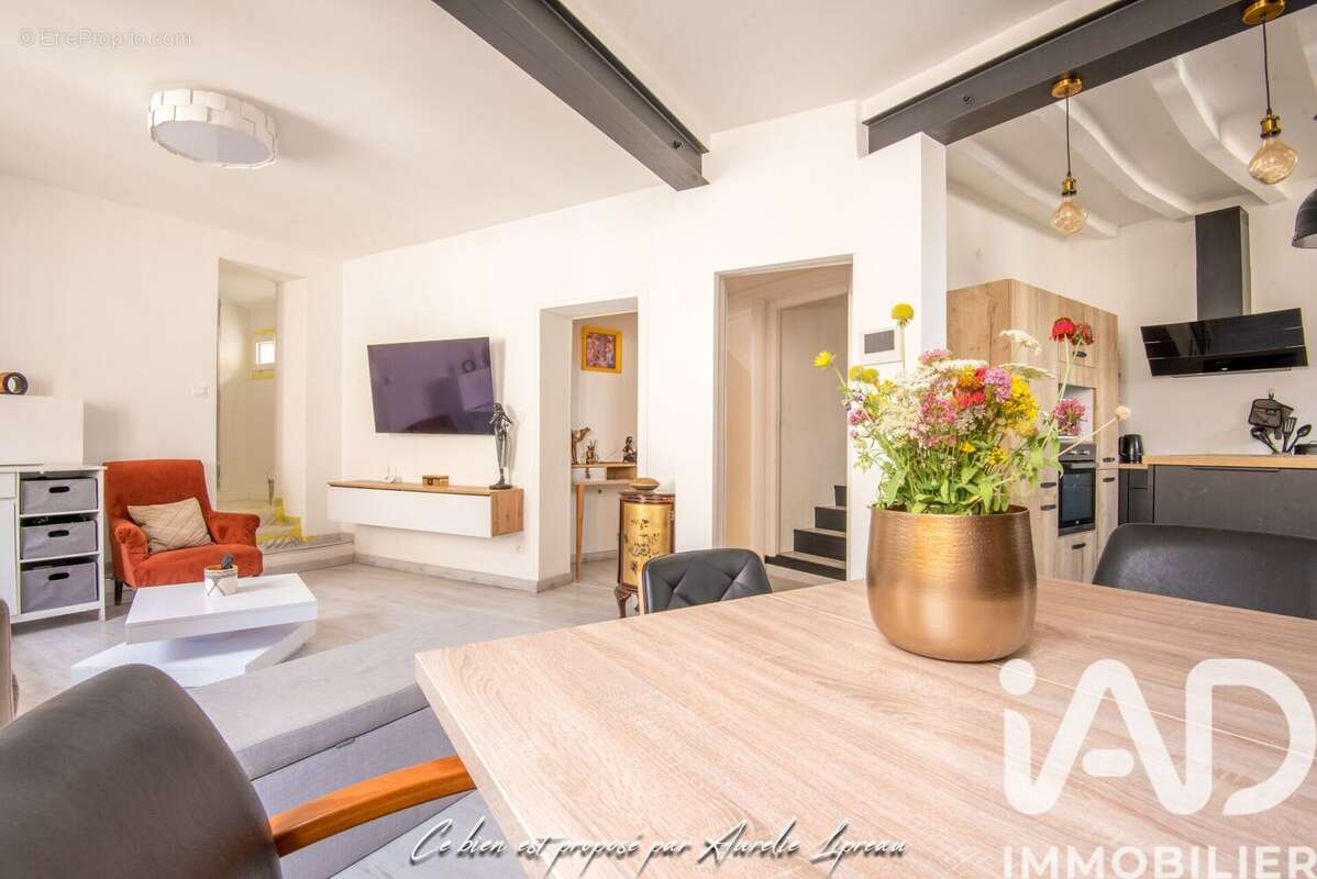 Photo 2 - Maison à DOUE-LA-FONTAINE