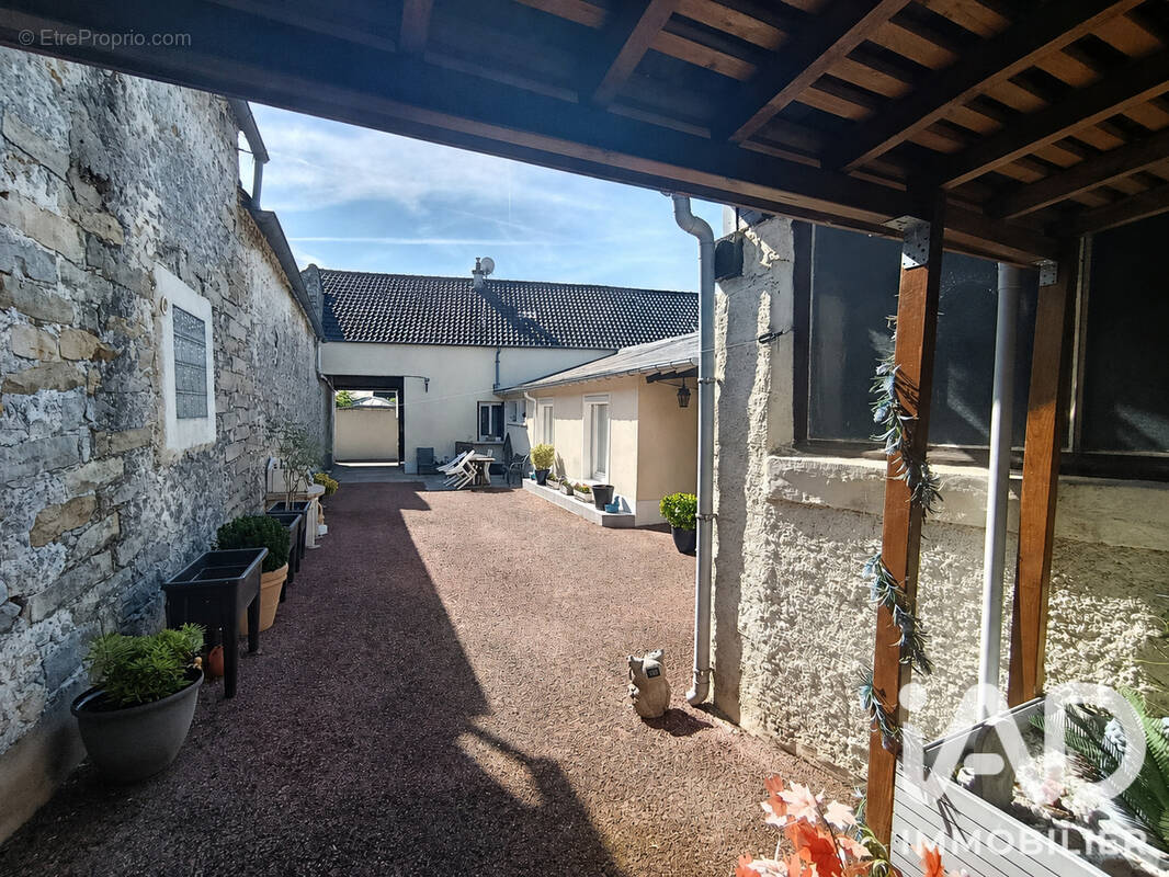 Photo 1 - Maison à LA CHAPELLE-LA-REINE