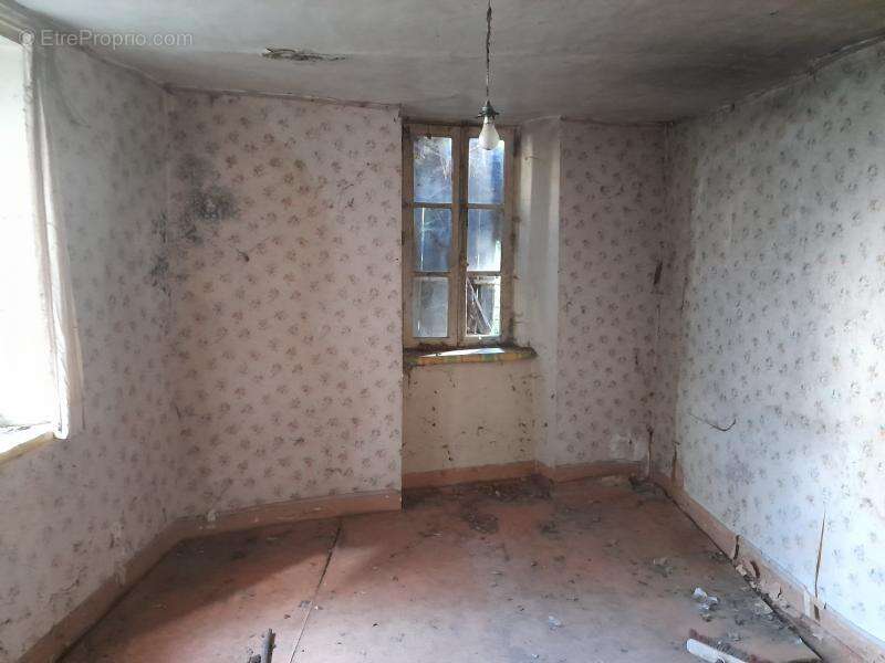 Appartement à SAINT-LEONARD-DE-NOBLAT