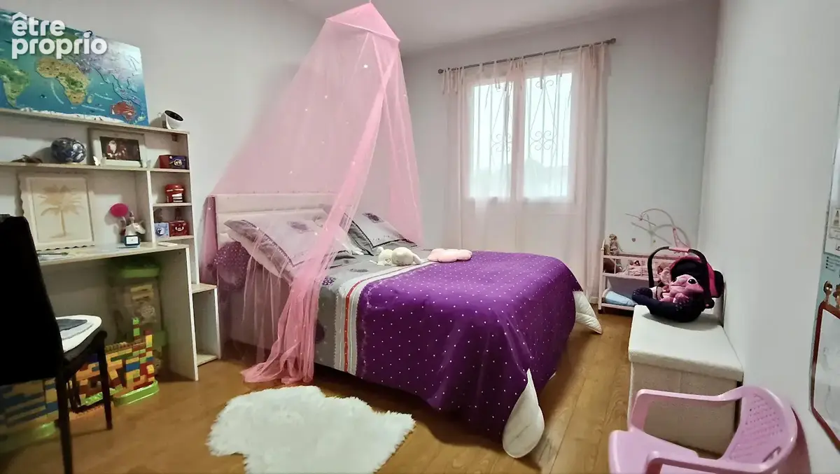 Maison avec véranda   Centre-ville d’Anglade (33390) - photo 14