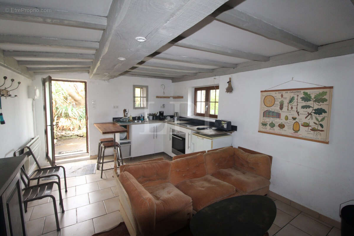 Maison à CASTELLET