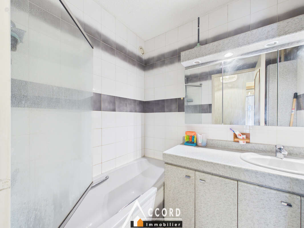 Appartement à SARTROUVILLE