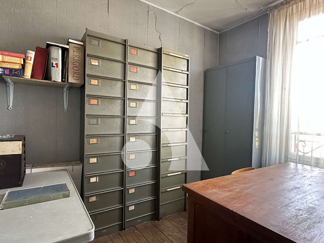 Maison meulière de 98m² avec dépendance de 160 m²  sur 1 126 m² de terrain - photo 9