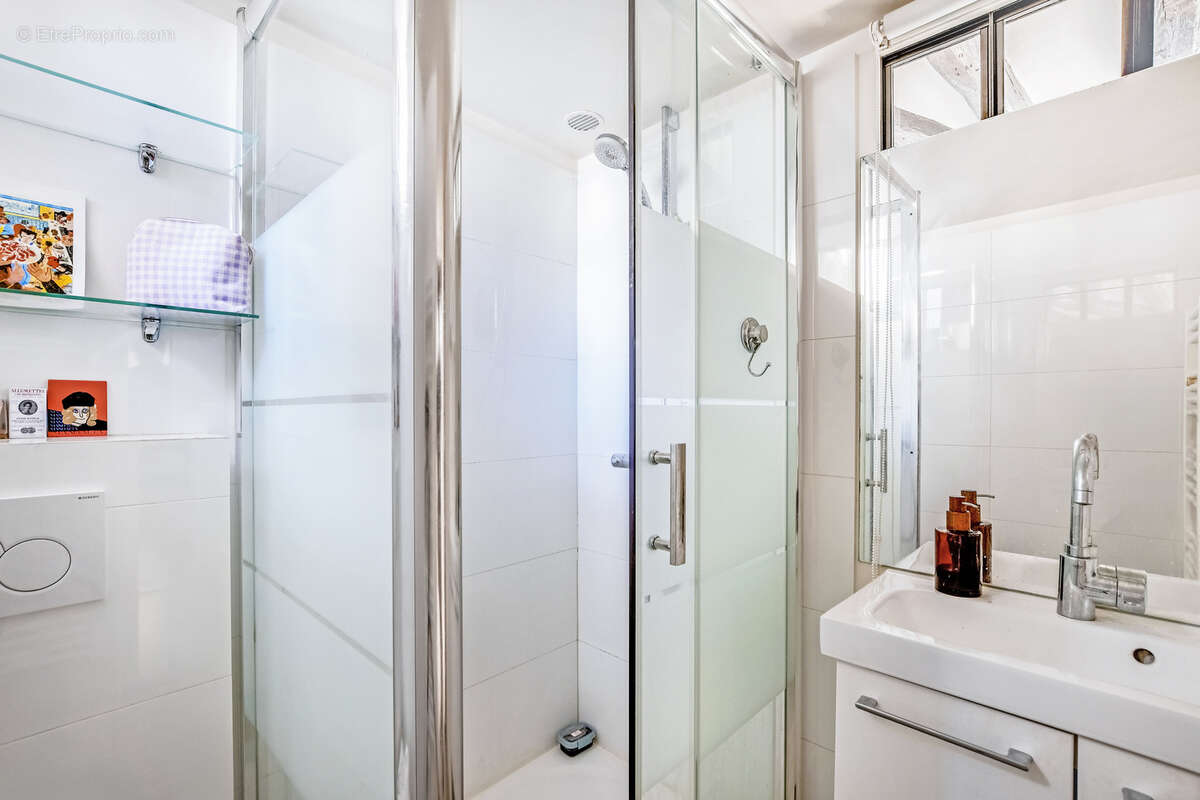 Appartement à PARIS-3E