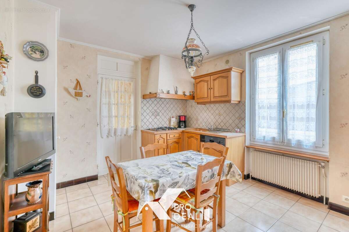 Maison 110 m² à Bron  - photo 9