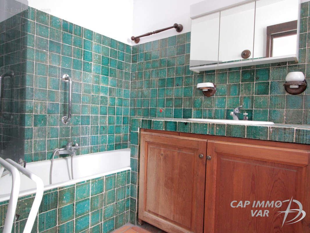 Maison à LE CASTELLET