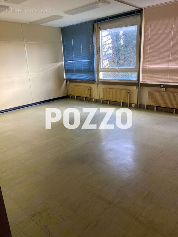 Commerce à QUERQUEVILLE