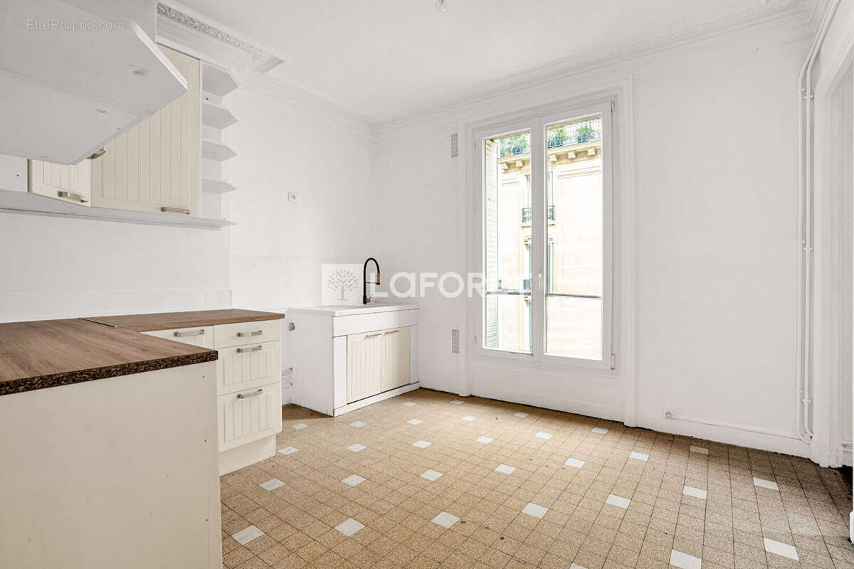 Appartement à PARIS-17E