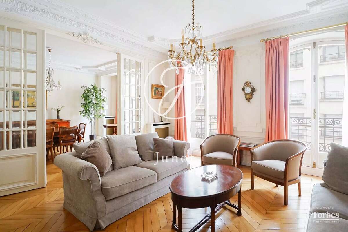 Appartement à PARIS-7E