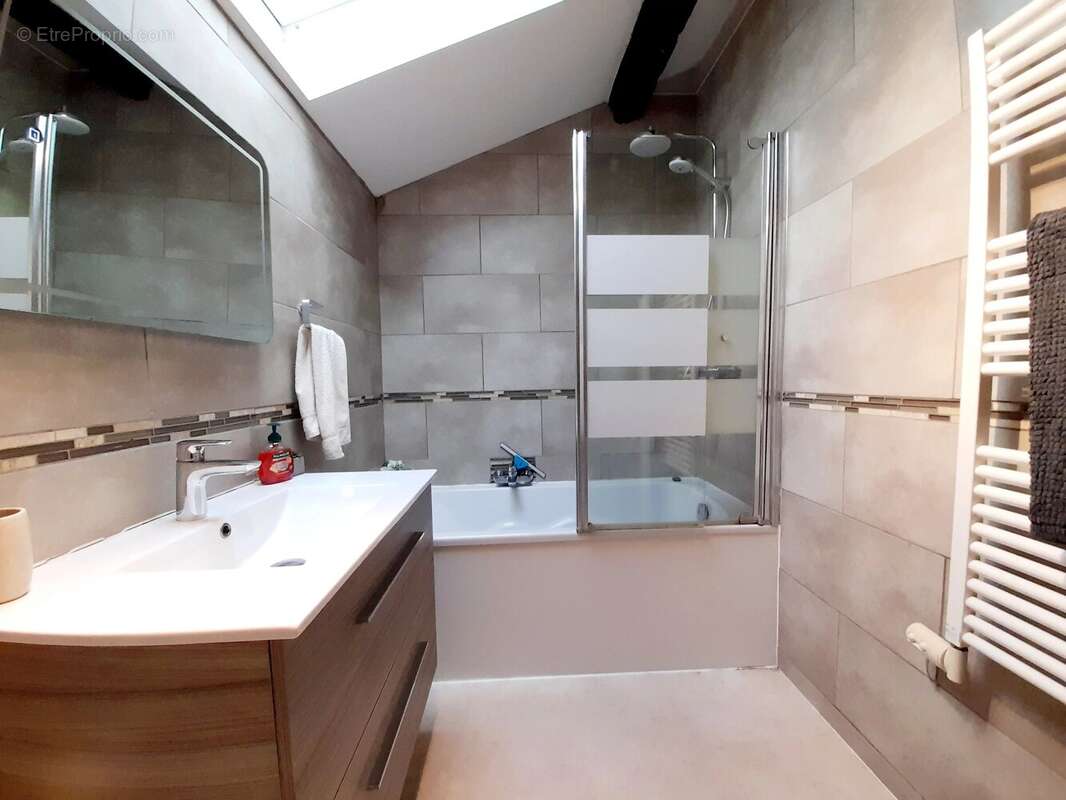 Belle ferme en pierre avec appartement d'amis, grange et vue imprenable - photo 16