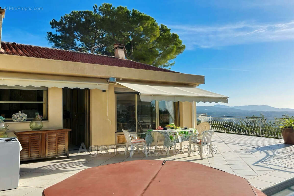 Maison à SAINT-JEANNET