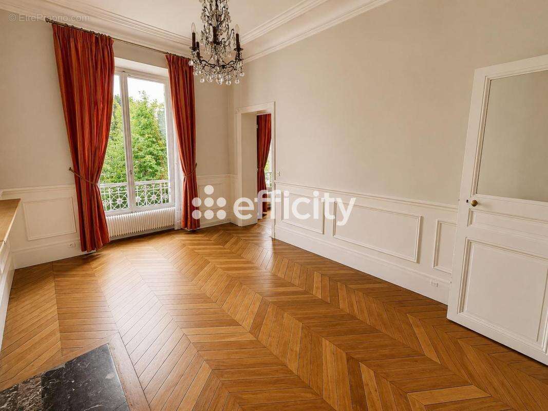 Appartement à VERSAILLES