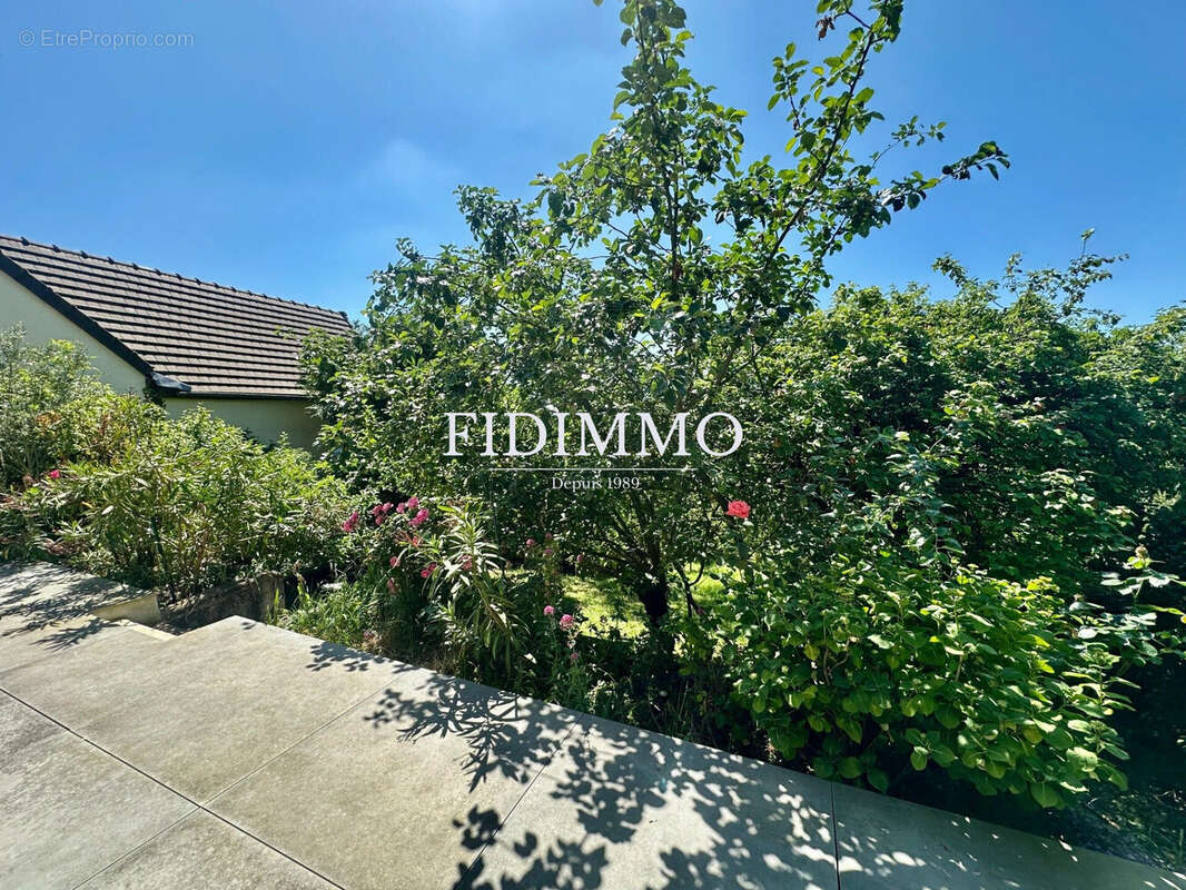 Maison à CHENNEVIERES-SUR-MARNE