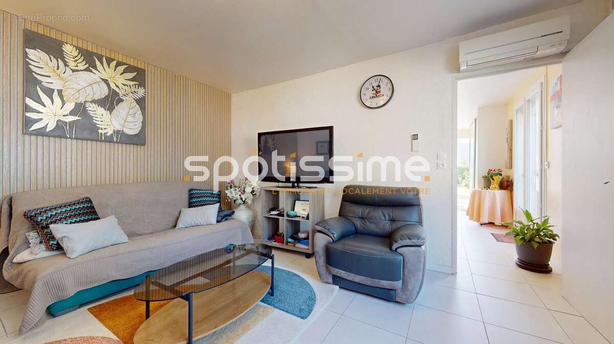 Maison de plain-pied 94 m² avec garage et jardin arboré  Quartier Mairie à Agde - photo 9
