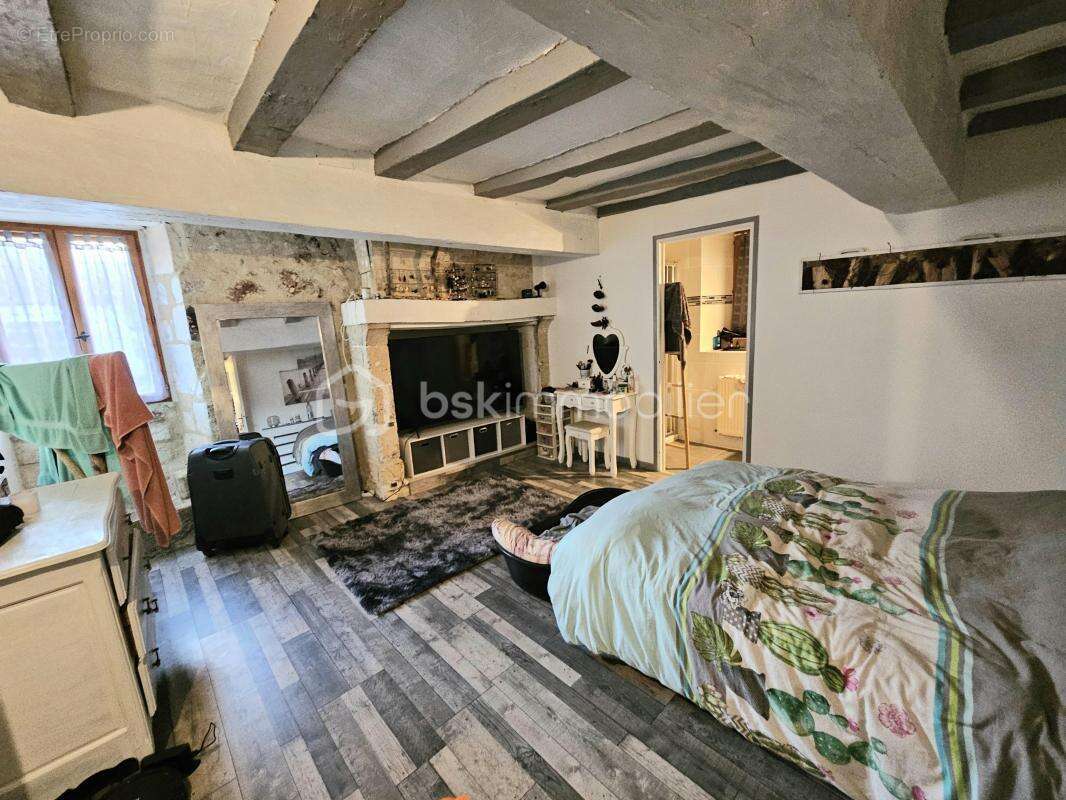 COUP DE COEUR !! Corps de ferme rénové avec maison d'habitation + 2 logements séparés - photo 6