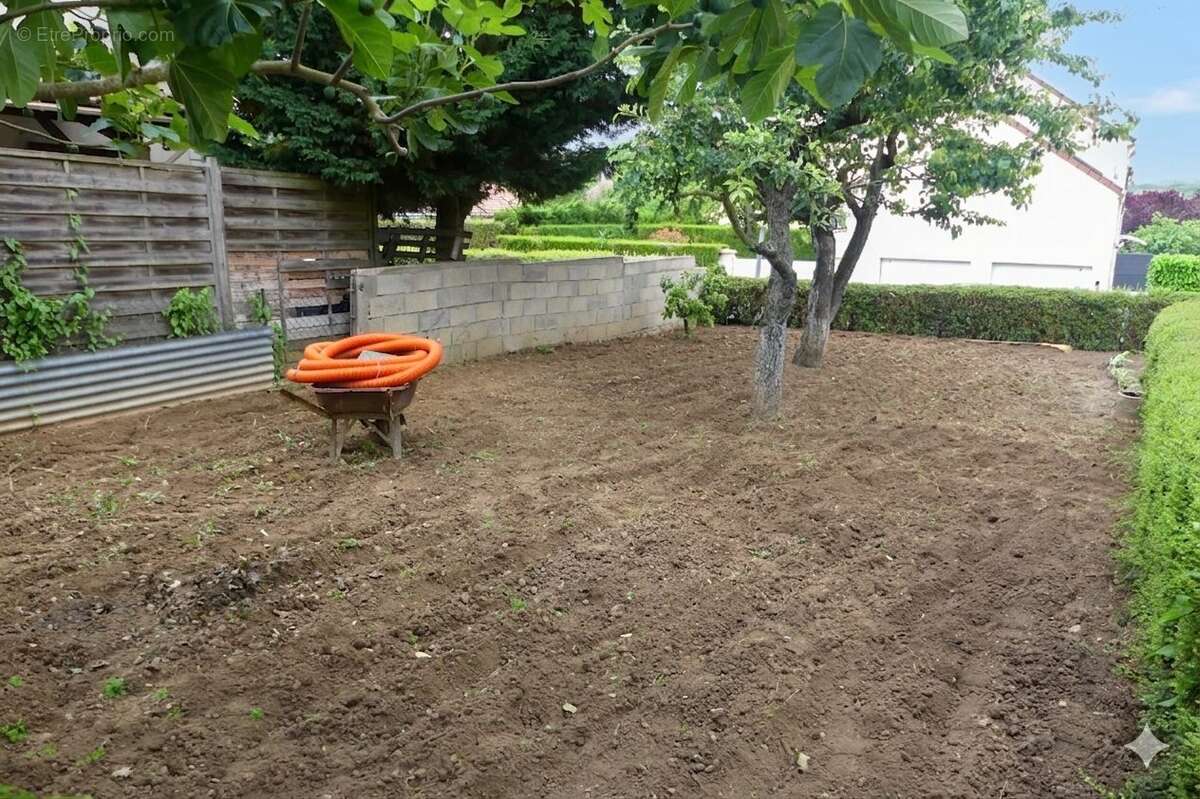 Maison 104 m² à Soignolles-En-Brie  - photo 9
