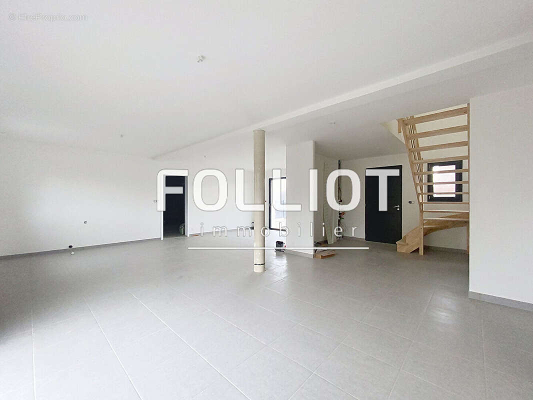 Maison à LA LUCERNE-D&#039;OUTREMER