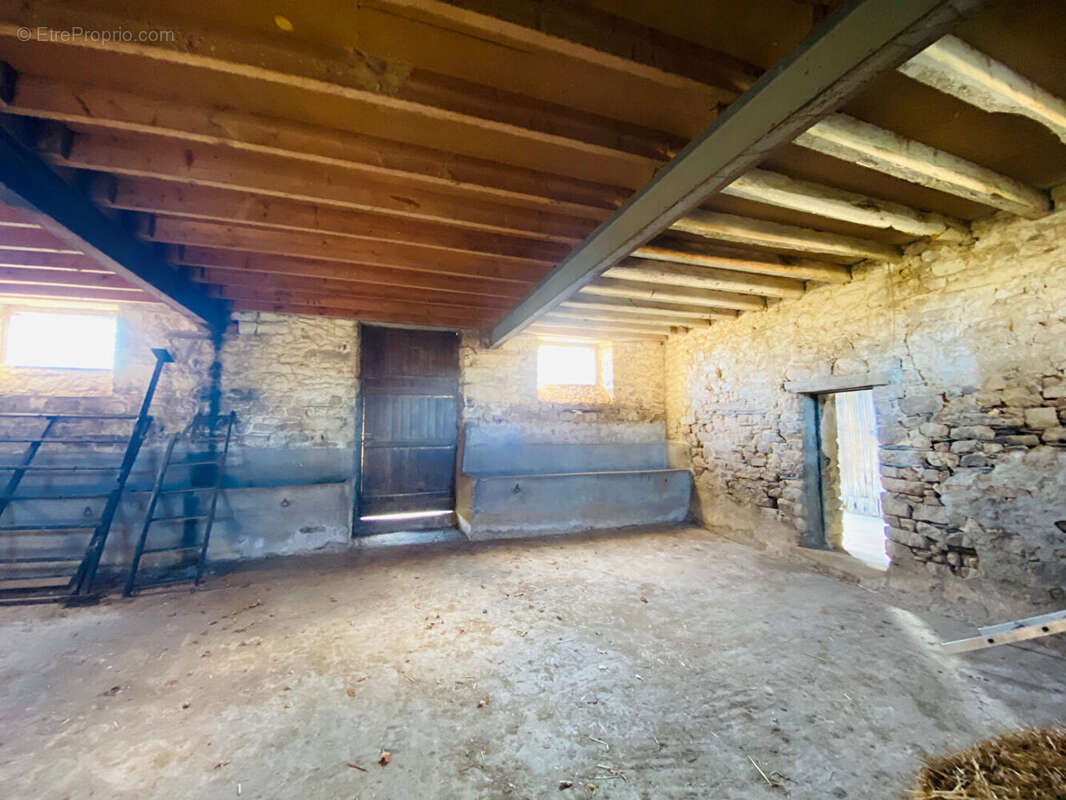 Maison à BAINS-SUR-OUST