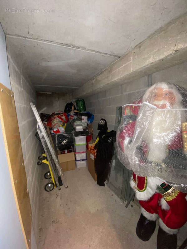 Commerce à CARNOUX-EN-PROVENCE