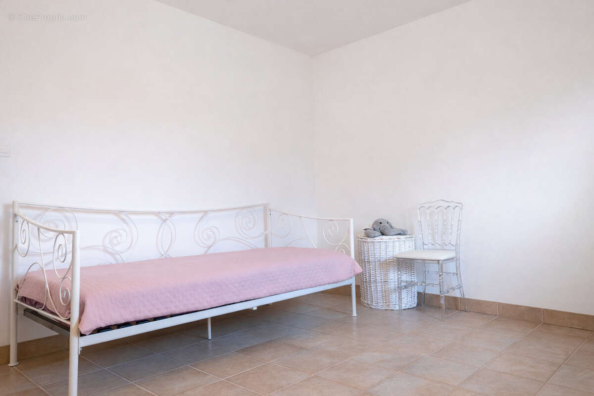Venez découvrir cette belle villa 4 faces au calme - photo 7